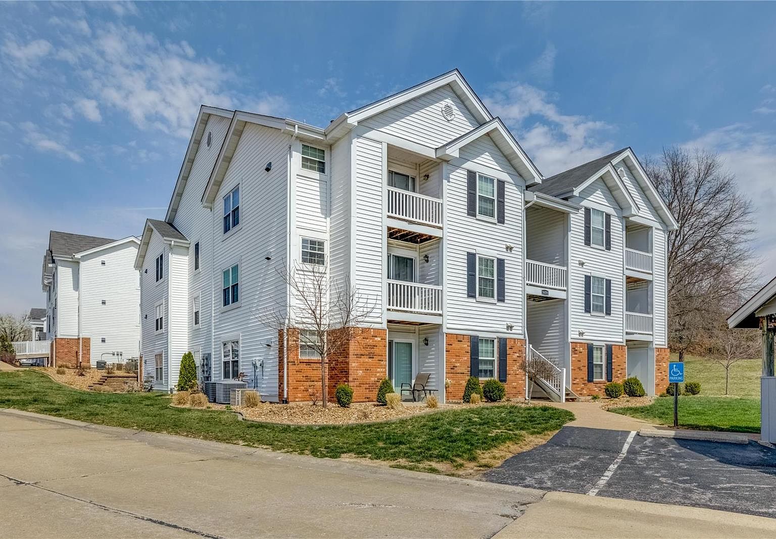16538 Victoria Crossing Dr UNIT G, Grover, MO 63040 Zillow