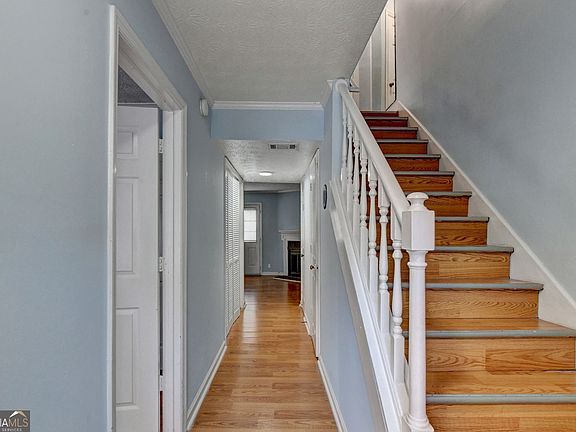 4th image of 5607 Executive Way