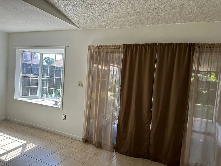 107 Reel Ct — Photo 7