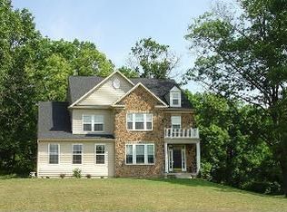 402 Declaration Dr, Charles Town, WV 25414