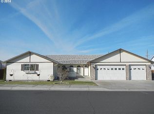 989 E Newport Ave, Hermiston, OR 97838