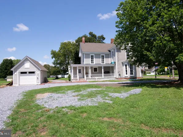 2 S Main St, East New Market, MD 21631