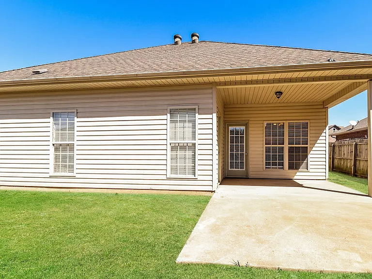 2045 Highview Way — Photo 25