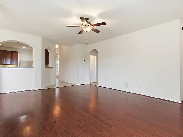 1911 Vale Brook Dr — Photo 10