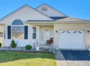 156 Chesterfield Ln, Toms River, NJ