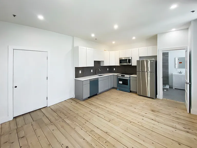 6 Elliot St #2 — Photo 3