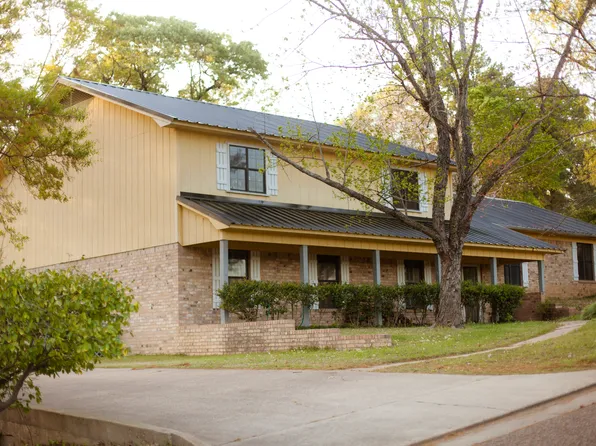 1712 Azalea St, Gilmer, TX 75644