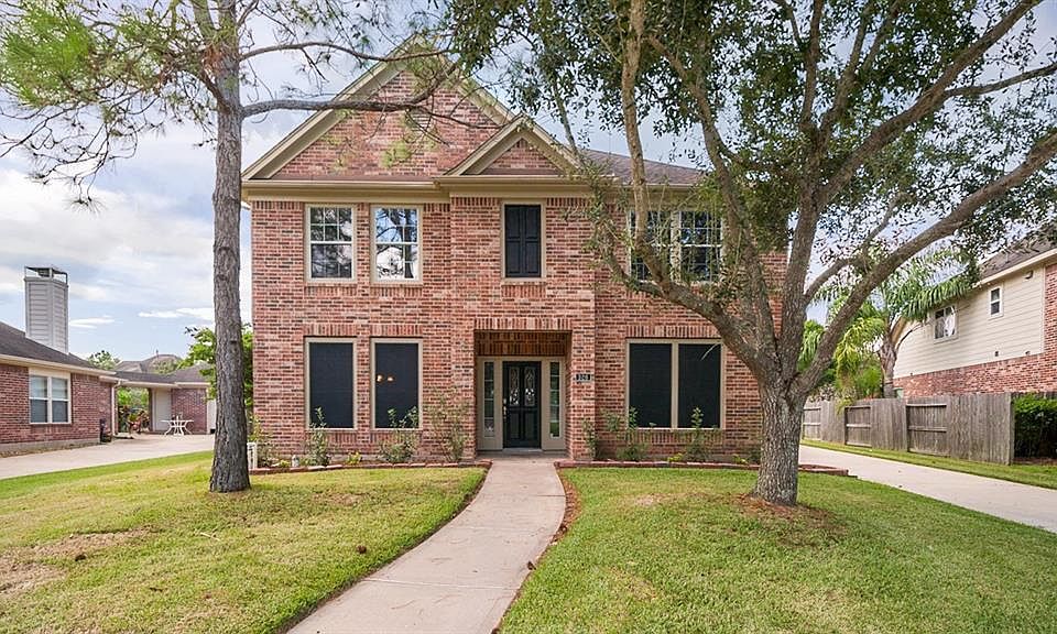 1st image of 326 Carlisle Park Cir