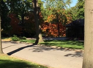 9922 Holly St, Kansas City, MO 64114