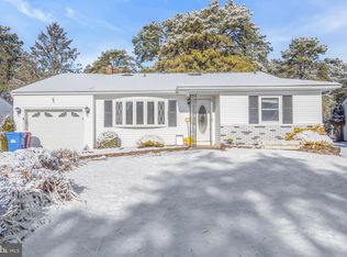 3 Whitaker Dr, Toms River, NJ