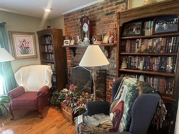 3rd image of 1710 Deer Hollow Dr
