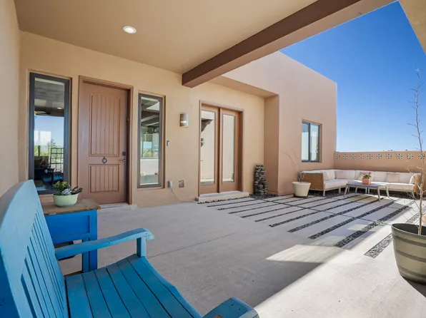 92 E Via Plaza Nueva, Santa Fe, NM 87507