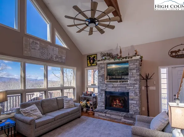 202 Mistletoe Lane, Blowing Rock, NC 28605