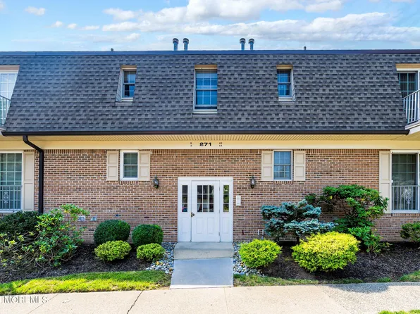 271 Collignon Way #4B, River Vale, NJ 07675