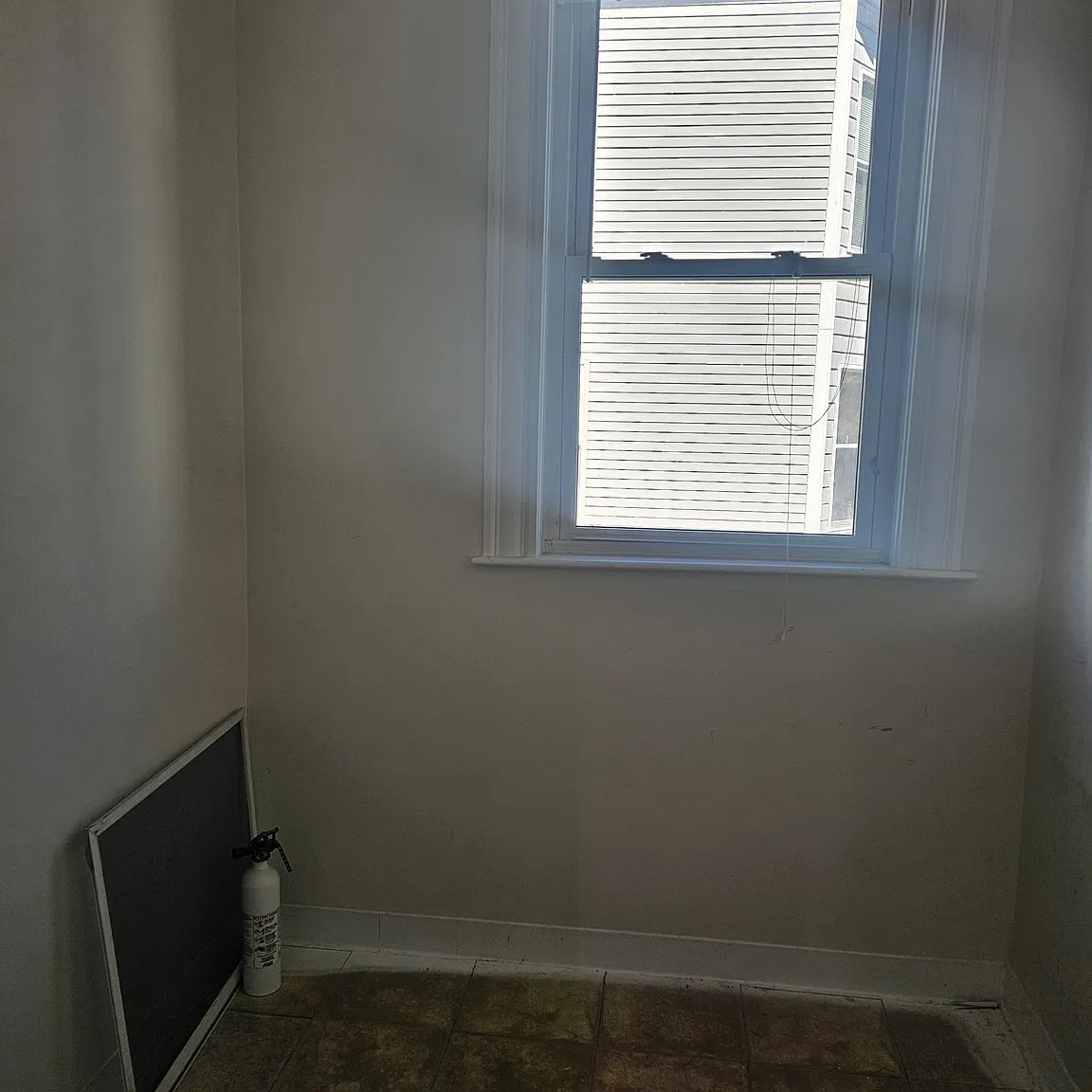 3 bed, 1.0 bath, $2,500 — Photo 4