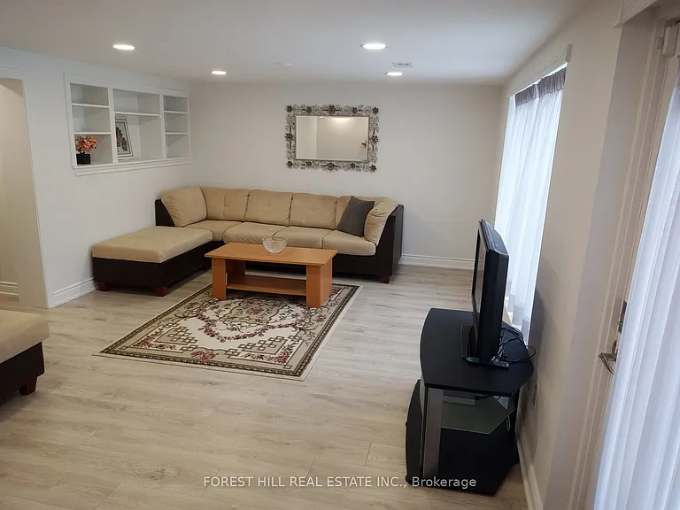 100 Grandview Ave #BASEMENT — Photo 3