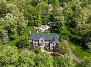 105 Beagle Dr, Manalapan, NJ 07726