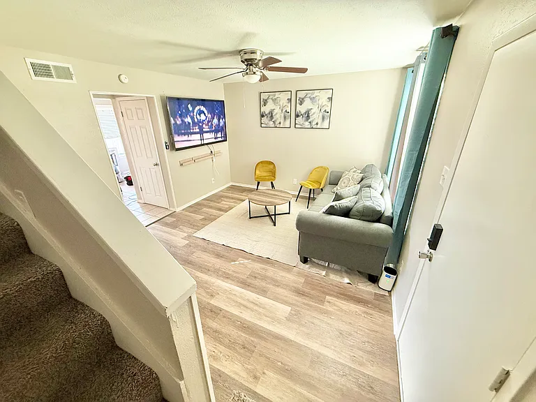 1905 W Morton St #19 — Photo 5