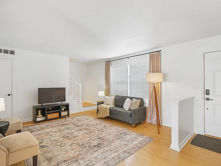 639 Kentucky Ave #639 — Photo 3