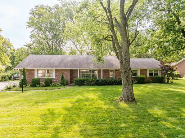 1906 N Meadowlark Ln, Muncie, IN 47304