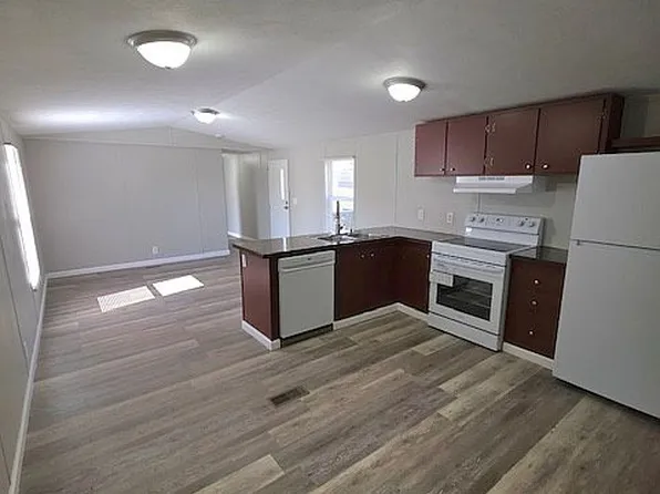 900 Kathleen Dr #28, Pulaski, TN 38478