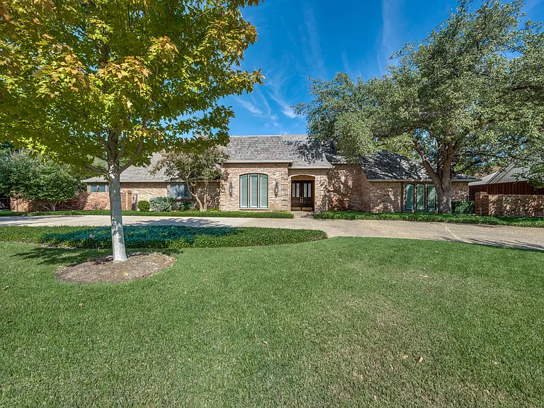 5605 Lobello Dr — Photo 16