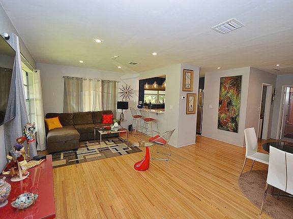 4th image of 517 S 19th Ave