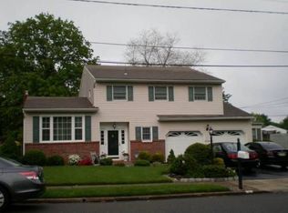 6 Finch Ct, Edison, NJ 08820