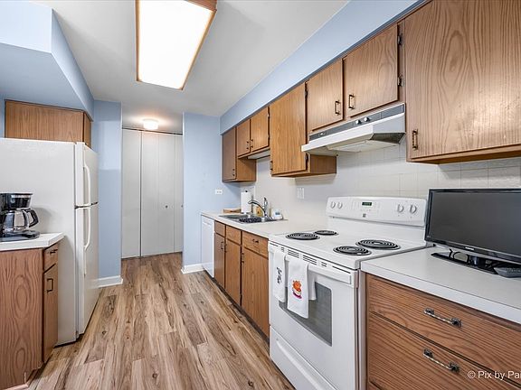 4th image of 1605 E Central Rd Unit 301A