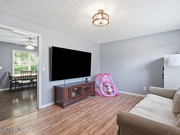 2nd image of 104 Kegley Dr