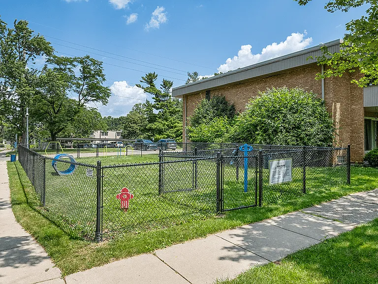 Hidden Tree Apartments and Townhomes — Photo 22