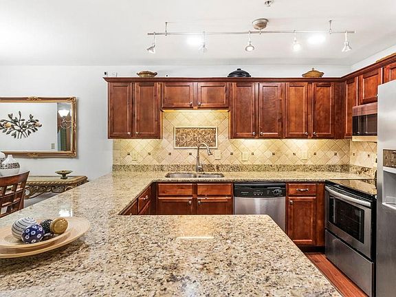 5th image of 1207 Madison Ln SE #1207