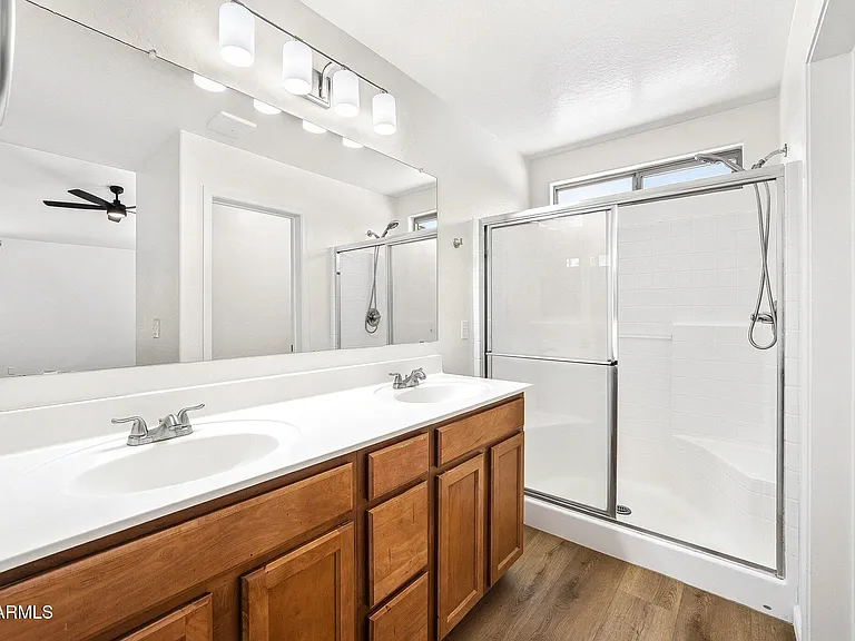1582 E Leaf Rd — Photo 14