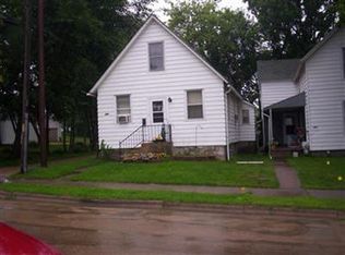 592 12th Ave S, Clinton, IA 52732