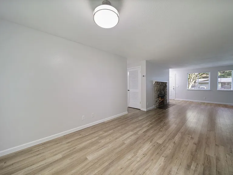 4323 Glen Terra Dr SE — Photo 7