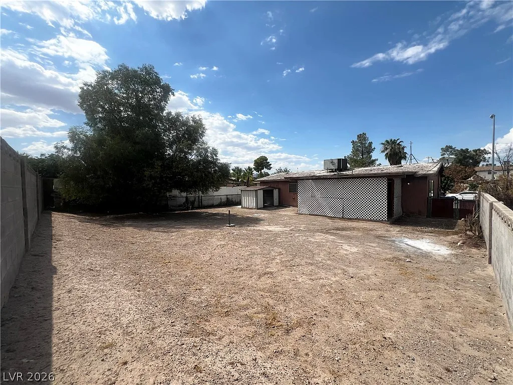 3 bed, 1.0 bath, 1104 sqft, $1,480 — Photo 4
