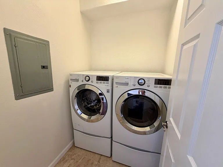 704 Peachy Canyon Cir #202 — Photo 39