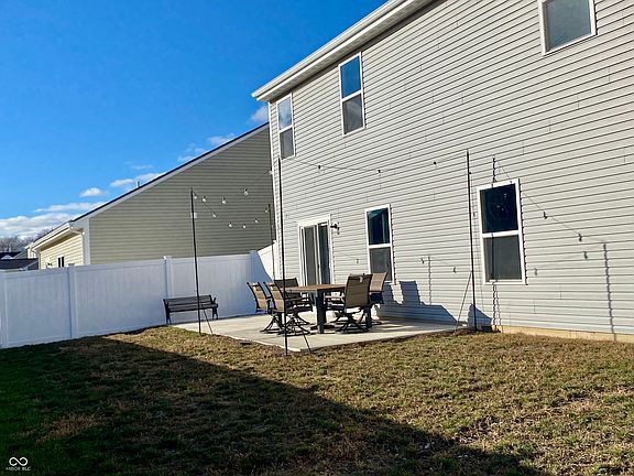 5th image of 833 Lando Creek Dr