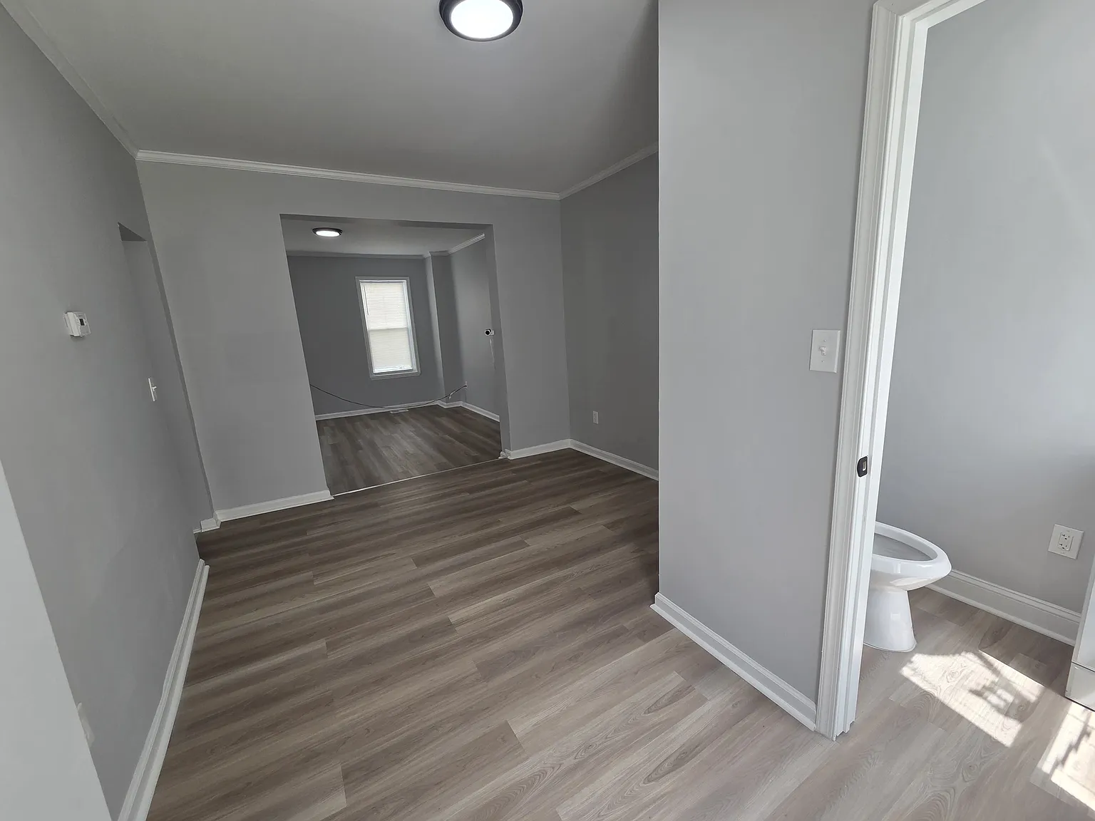 3 bed, 1.5 bath, 1400 sqft, $2,000 — Photo 3