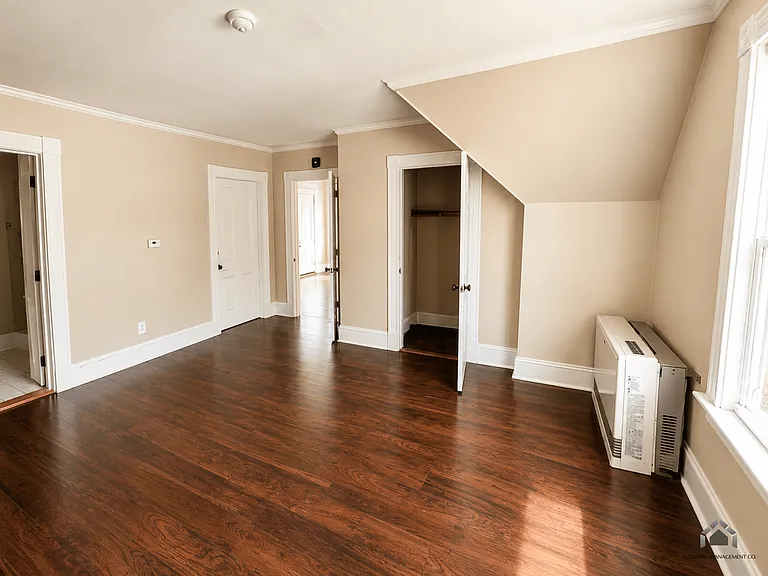 6 Hazelwood Ave — Photo 5