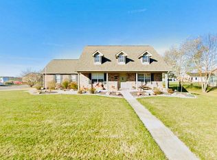 396 Westmore Dr, Aviston, IL 62216