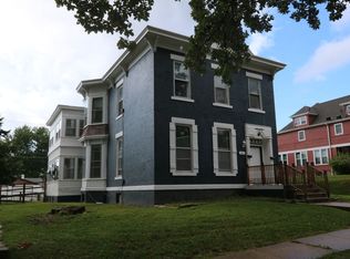 923 N 7th St, Burlington, IA 52601