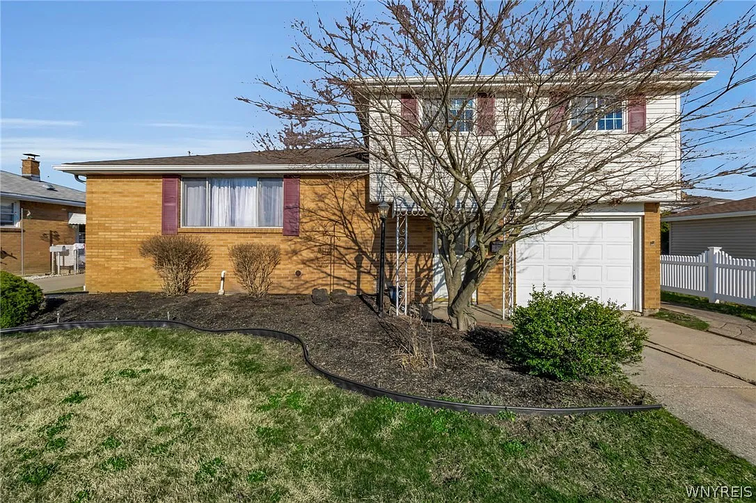 55 Nassau Ln photo 1
