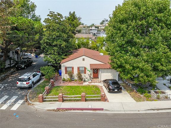 2nd image of 2201 N Valley Dr