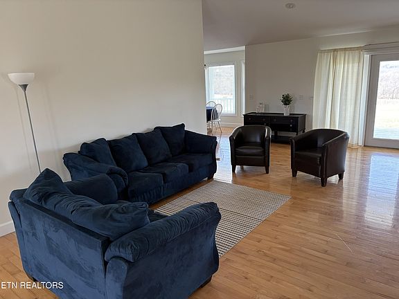 3rd image of 1032 Kendall Smith Rd