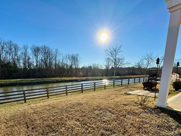 162 Huntley Meadows Dr, Rossville, GA 30741