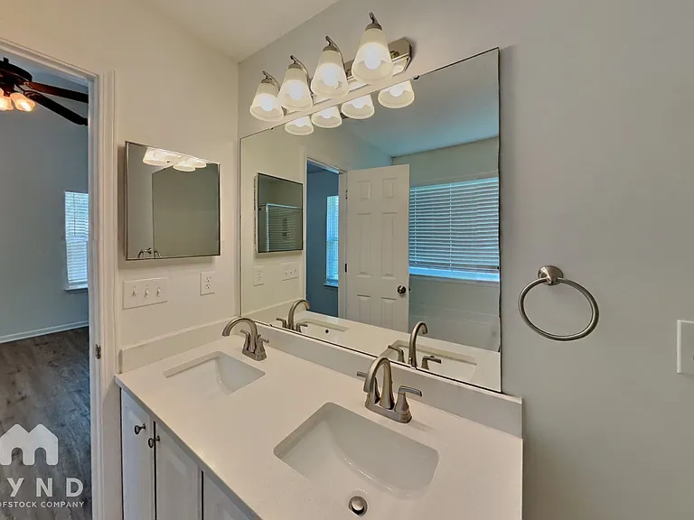 1848 Mission Oaks St — Photo 12