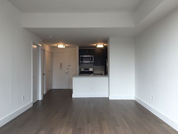 1st image of 70 Battery Pl APT 919