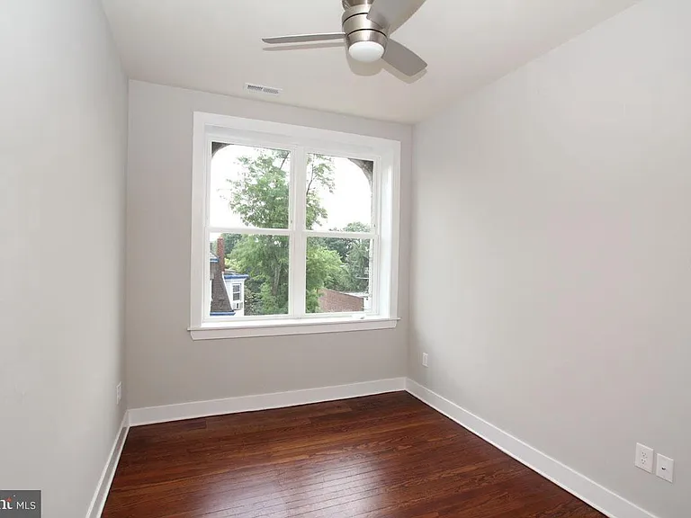 400 S 45th St #1B — Photo 6