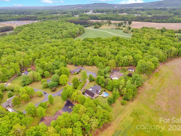 3871 Cool Branch Dr, Maiden, NC 28650